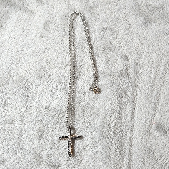 #300 Silver tone cross necklece - Picture 3 of 4